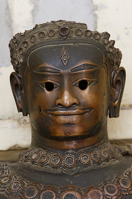 Mandalay-Bouddha Mahamuni-042